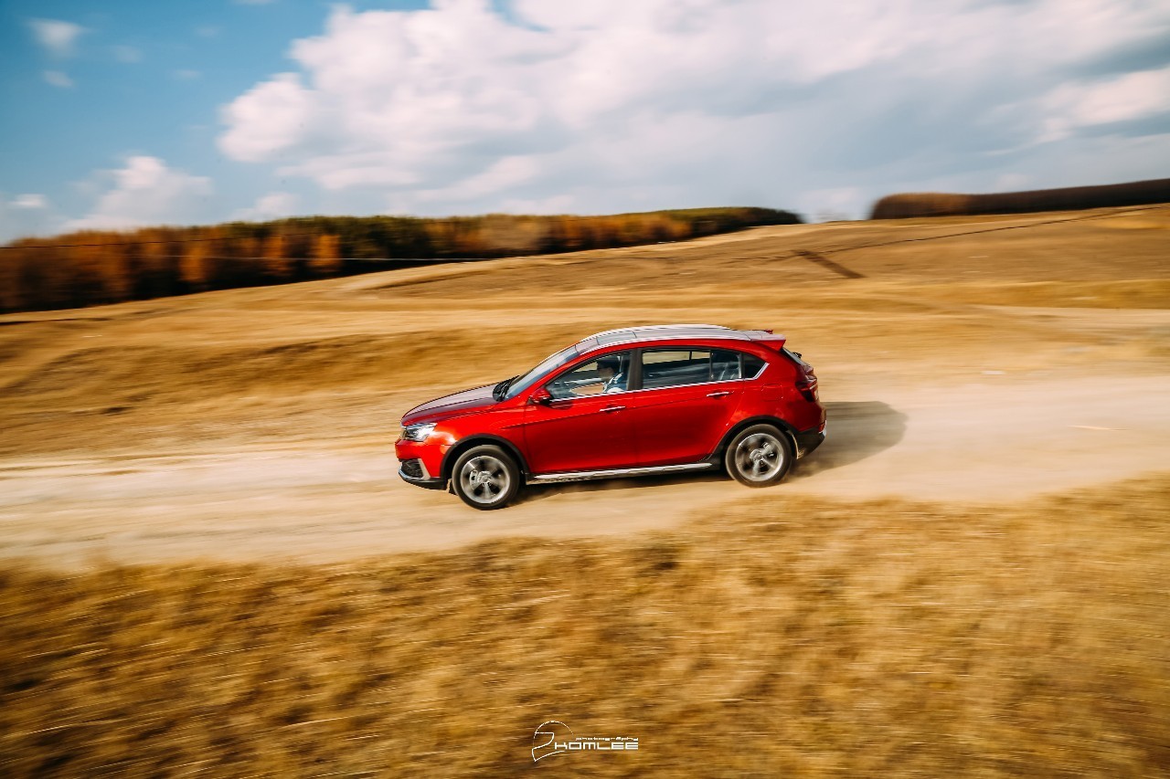 自主品牌跨界新生-试吉利S1