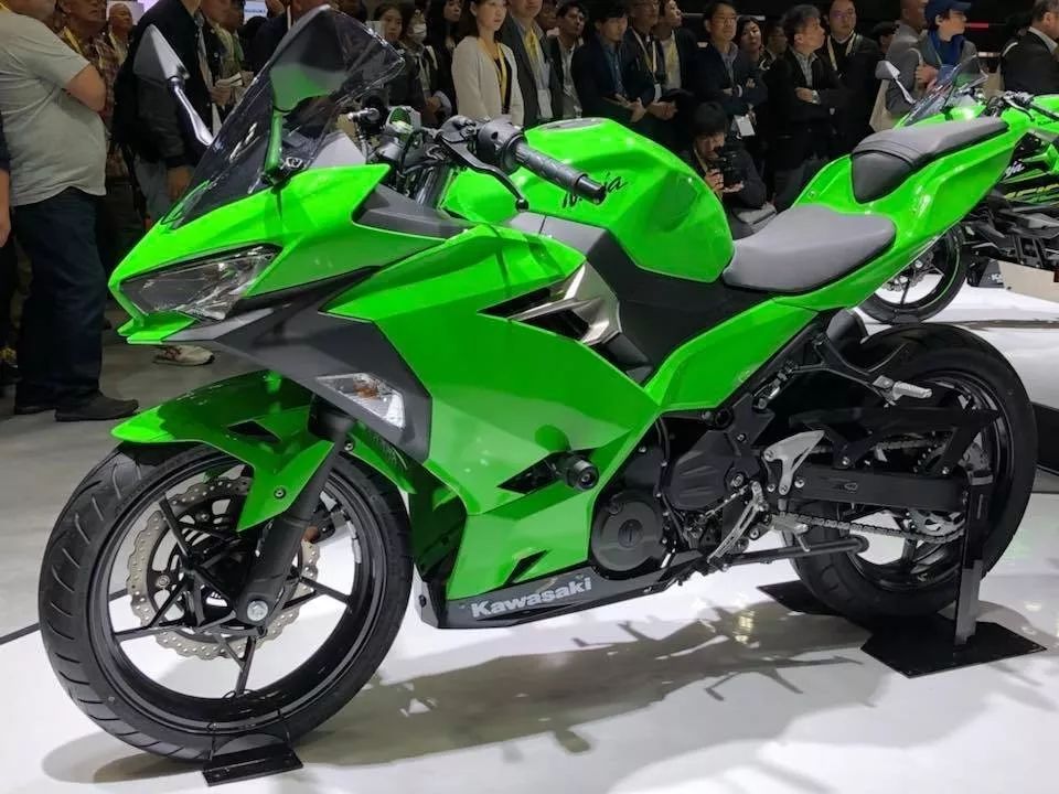 2018年全新小忍者Ninja250发布,外观与ninja40