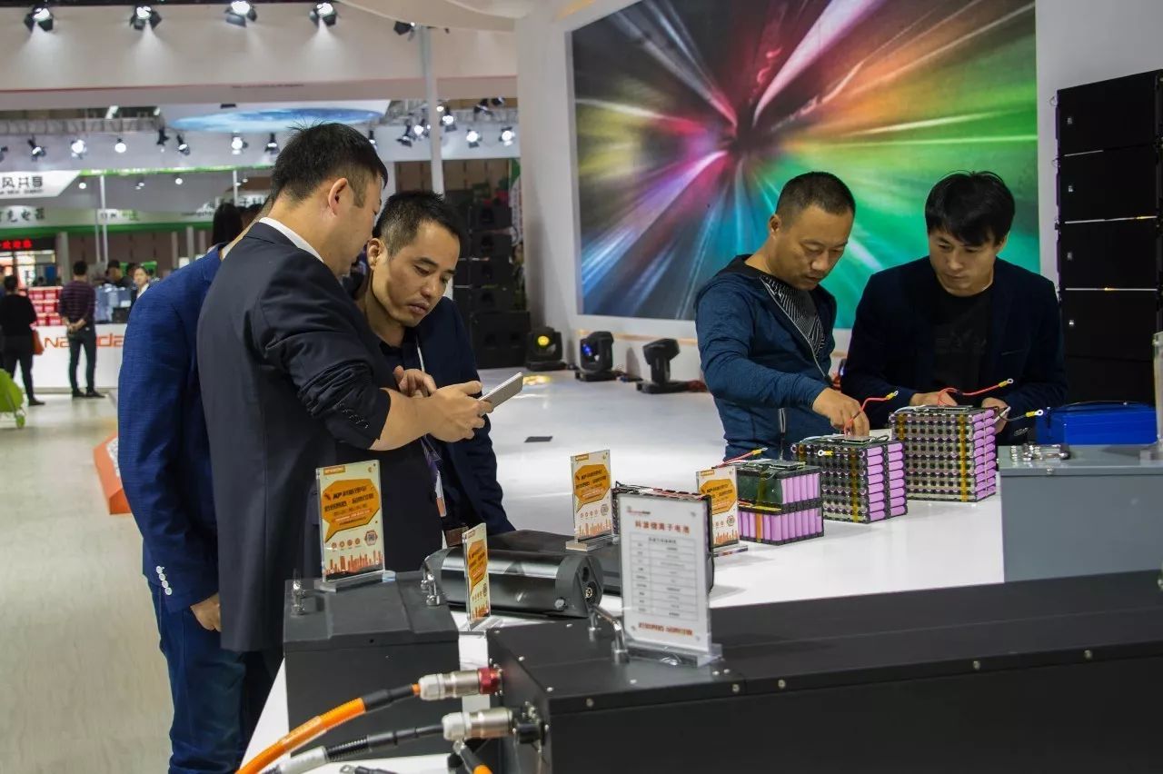 蓄势发力南京展,南都电池核聚变能量团大爆炸