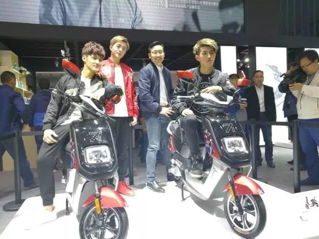 南京展企业扎堆各出奇招吸引人气,低价车无人