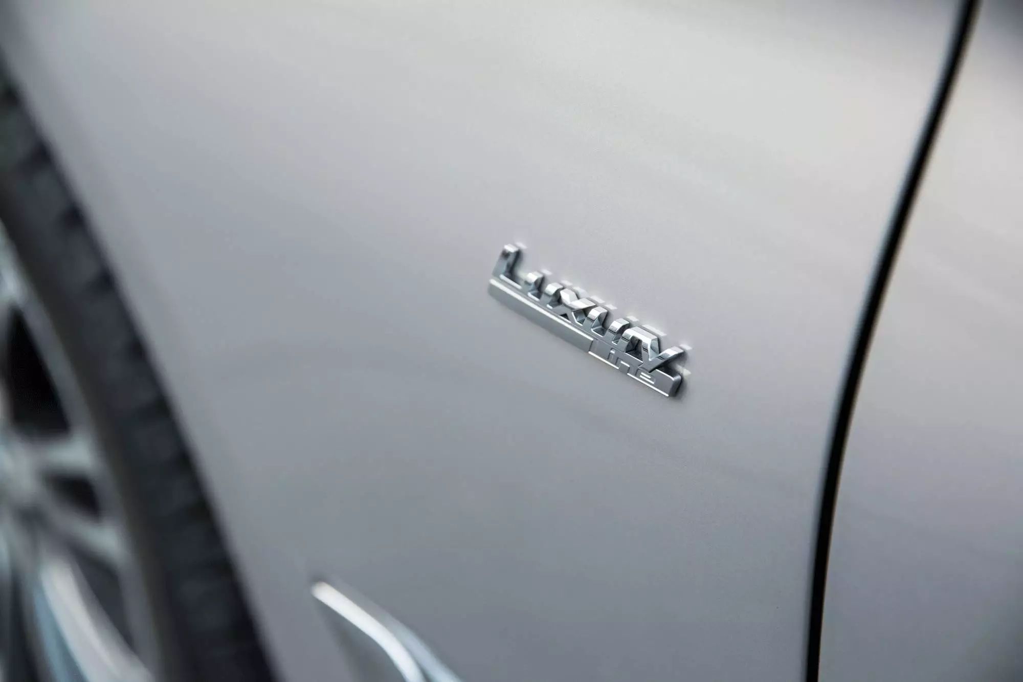 全新宝马5系王者归来 “大”有不同!