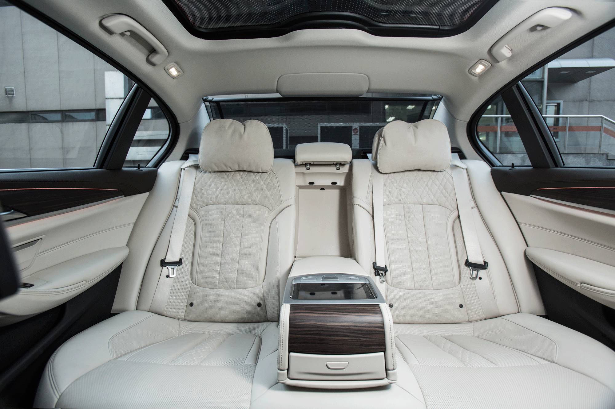 全新宝马5系王者归来 “大”有不同!