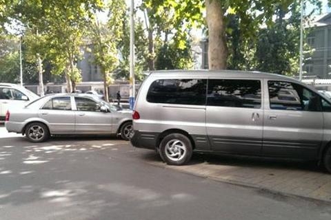 违章停车被拖坏，就该自认倒霉？告诉车主如何获得赔偿