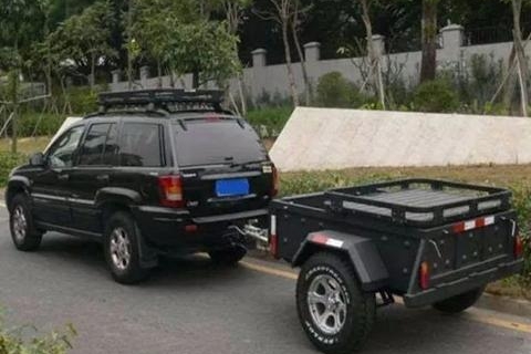 这个300元的东西号称“防追尾神器”，却人人骂其臭流氓！