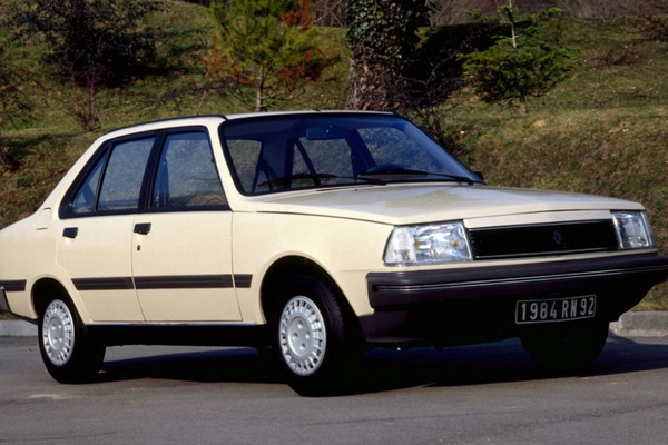 建国后第一款批量进口的雷诺轿车