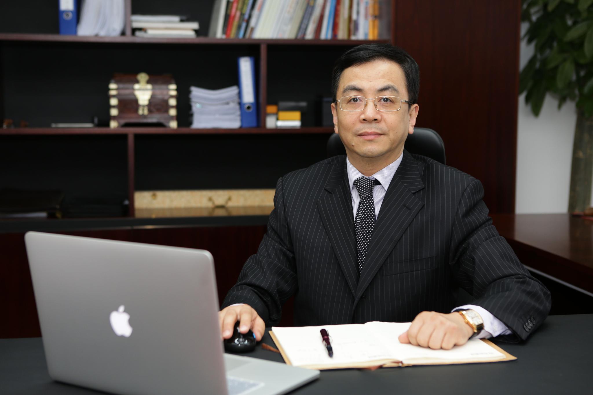 【致敬城市脊梁】地产界中坚力量需时刻肩负社会责任感