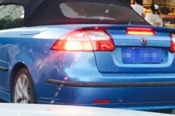 60多万的跑车，开出去很多人不认识，修理厂看到这车都头疼