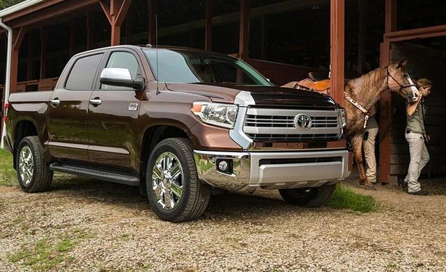 80万的丰田农用车,个头堪比红杉,车内豪华3人床挤4人也宽松