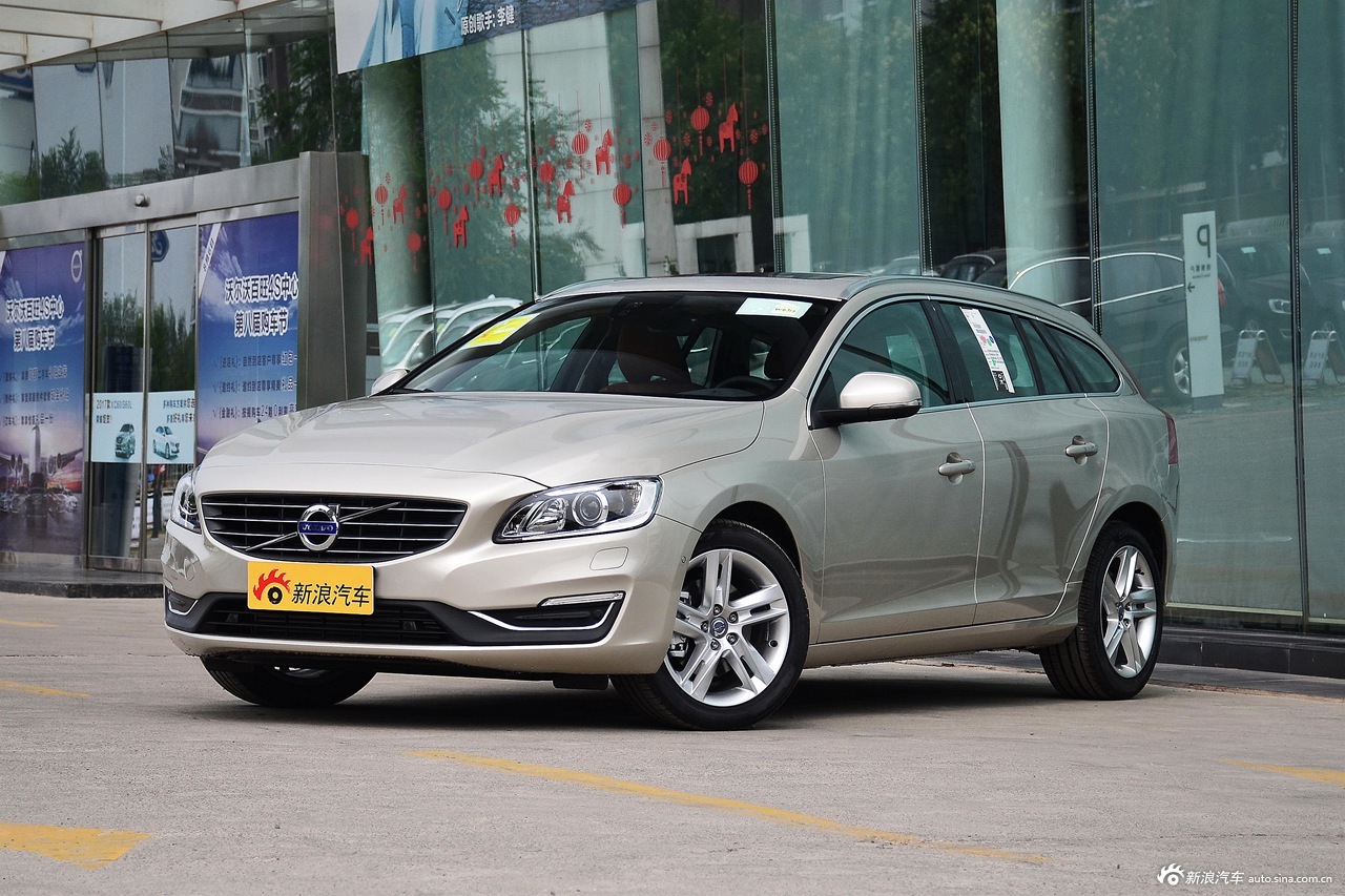 2017款奥迪A4（进口）对比2017款沃尔沃V60 哪款动力更强劲？