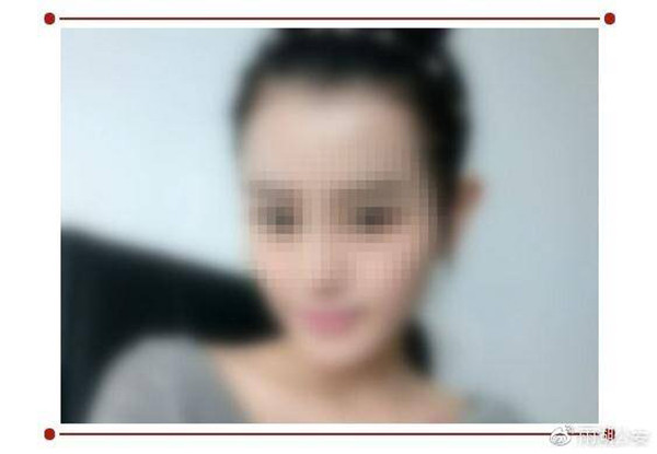 宅男宅女交友网 易某发给肖某的“自拍照”。湘潭市公安局雨湖分局供图