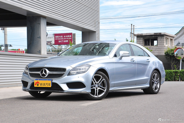 新款奔驰CLS级终于到达4S店 近距离看它到底长啥样