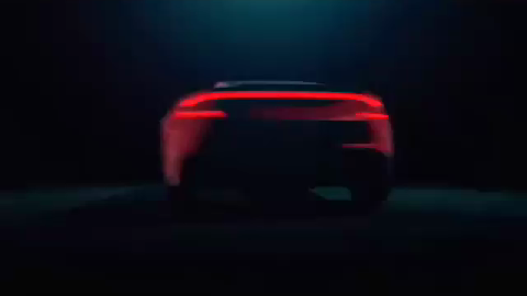 好大火气！打20个电话才来挪车 “霸道”车疯狂撞击保时捷 ​