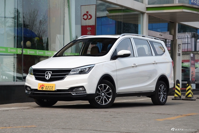 新车展厅：到店实拍新款宝骏730