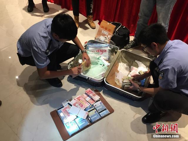 北海广西农村抓600名传销者涉案600余万图片院子围墙别墅警方图片