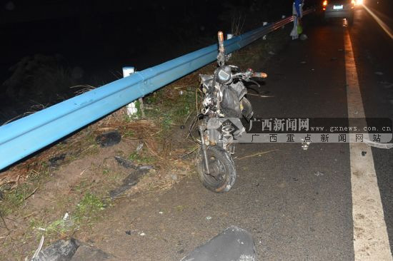 逆行面包车酿车祸 电动车骑手腿部粉碎性骨折(图)