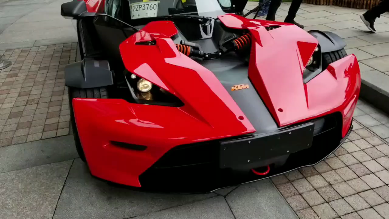 旅行新势力旅游大咖秀每个男人都有个跑车情怀