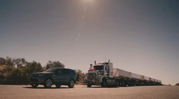 牛逼透了！路虎发现拖走110吨超长大卡车！长春车天下汽车街拍  ​