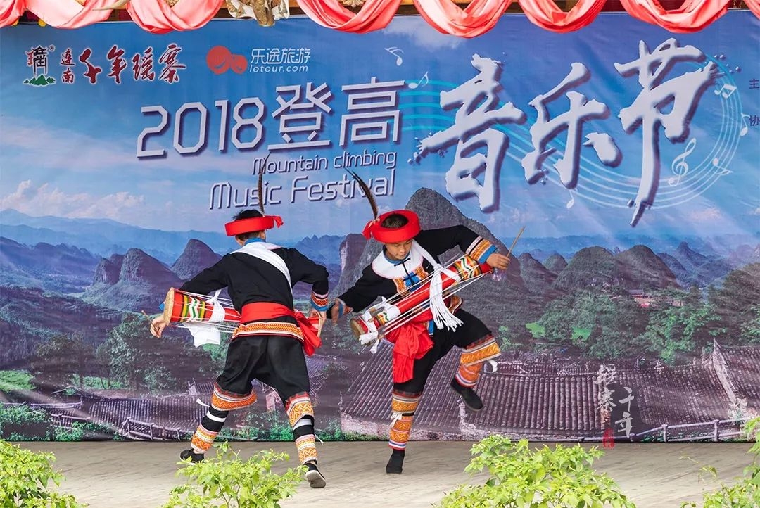 只知道千户苗寨?你out了,广东有个千年瑶寨毫不逊色,跟我去深度游!