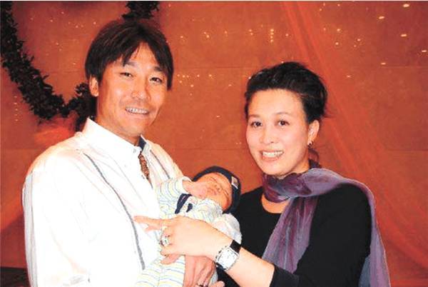 那英14岁儿子近照，11岁女儿长腿太吸睛！