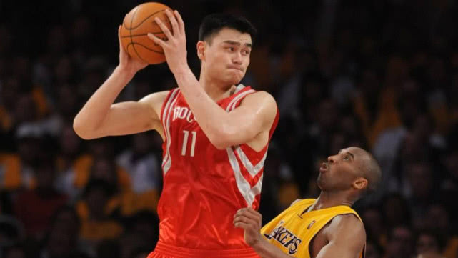 中国男篮历史5大巨星排名,易建联排第4,第1没