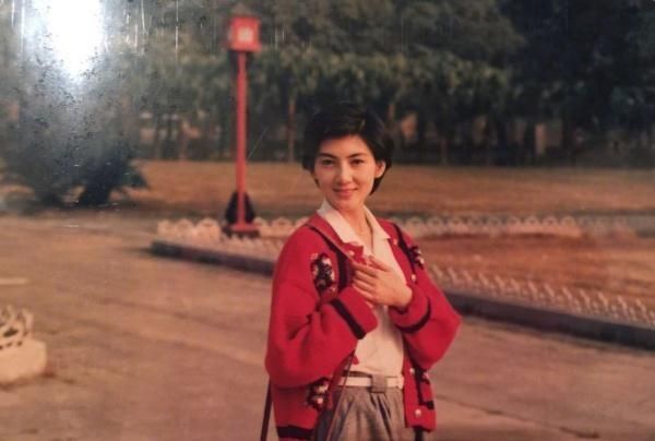 程晓玥妈妈郭敬红去世 绝美旧照显名门风范