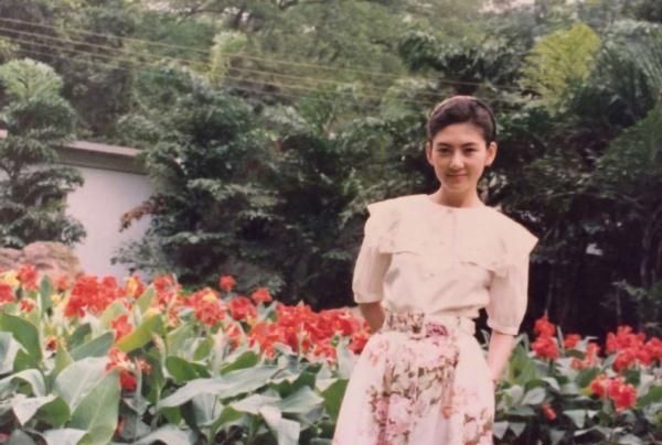 程晓玥妈妈郭敬红去世 绝美旧照显名门风范