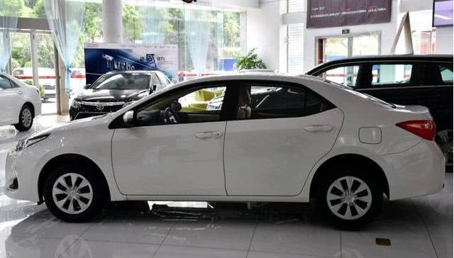 丰田这款车比卡罗拉耐造,油耗4L才8万,朗逸车