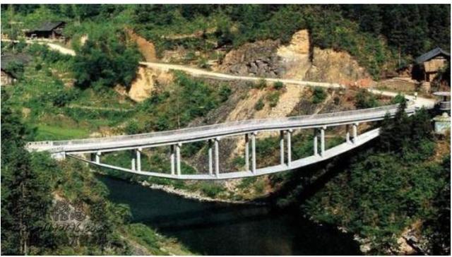 湖南的淘金大橋，沒有橋墩支撐的大橋，是什么樣子