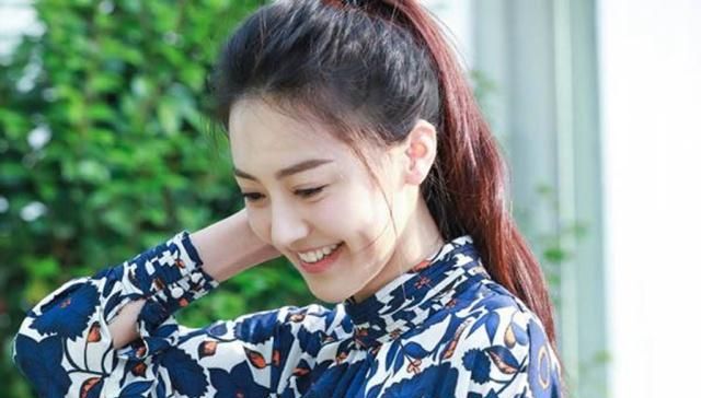 杨幂离婚后事业大爆发,2019年更是称霸荧屏,捧