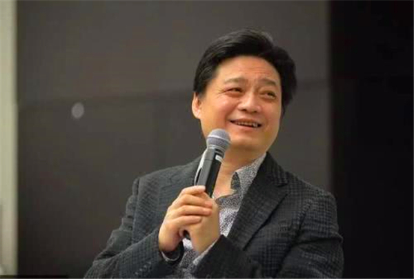 崔永元微博再次点名一人,这次也许不是罚款就