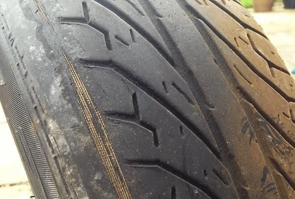 汽车轮胎多久换一次比较好?维修工师傅:用到这