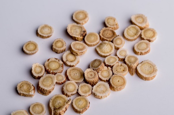 每日一偏方:黄芪治鼻炎,见效快,效果好,1月断根