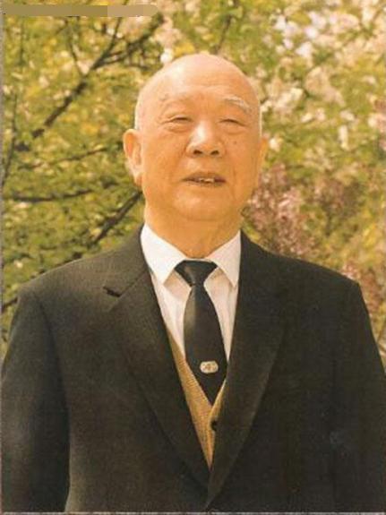 他是开国中将，主政中国最大的省长达20年，后官至副国级