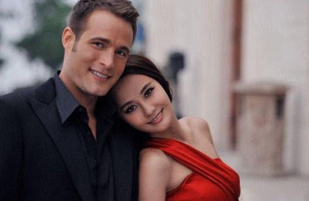 吴奇隆前妻马雅舒，混血女儿颜值爆表