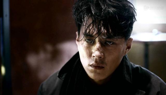 虽然只是客串,但靳东演军人也太帅了吧?