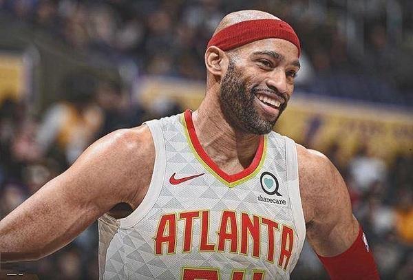 NBA史上20大出场时间最多的球星,科比第7,詹