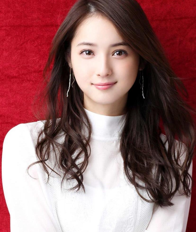 日本评选的5位中国最美女明星,热巴杨幂倒数,第一名让