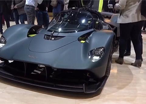 买不到的阿斯顿马丁，车重不到一吨，和五菱差不多，全球175台