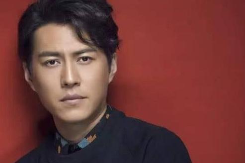 51岁,被小17岁男友宠成少女|靳东|前妻|江珊