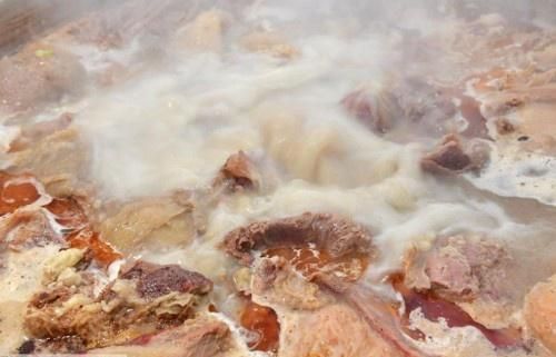 洛阳著名的马杰山牛肉汤是这样熬出来的