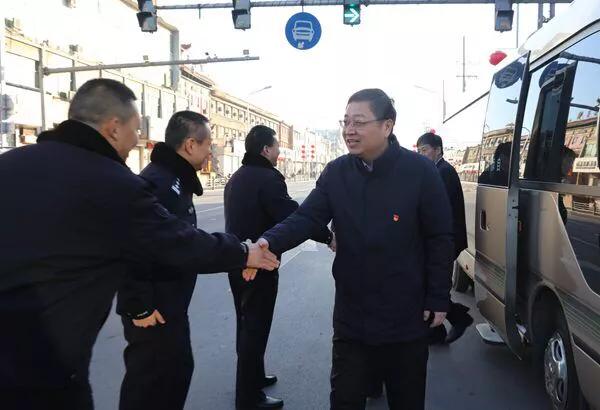 2020武陟县委班子排_武陟县委书记秦迎军率五大班子亲切慰问