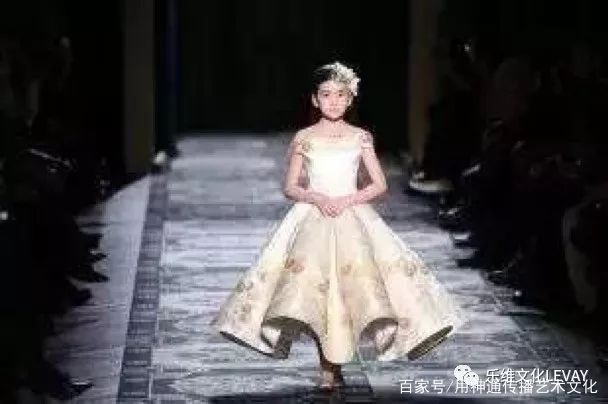 孩子为什么要学模特，让全球最迷人的儿童模特告诉你