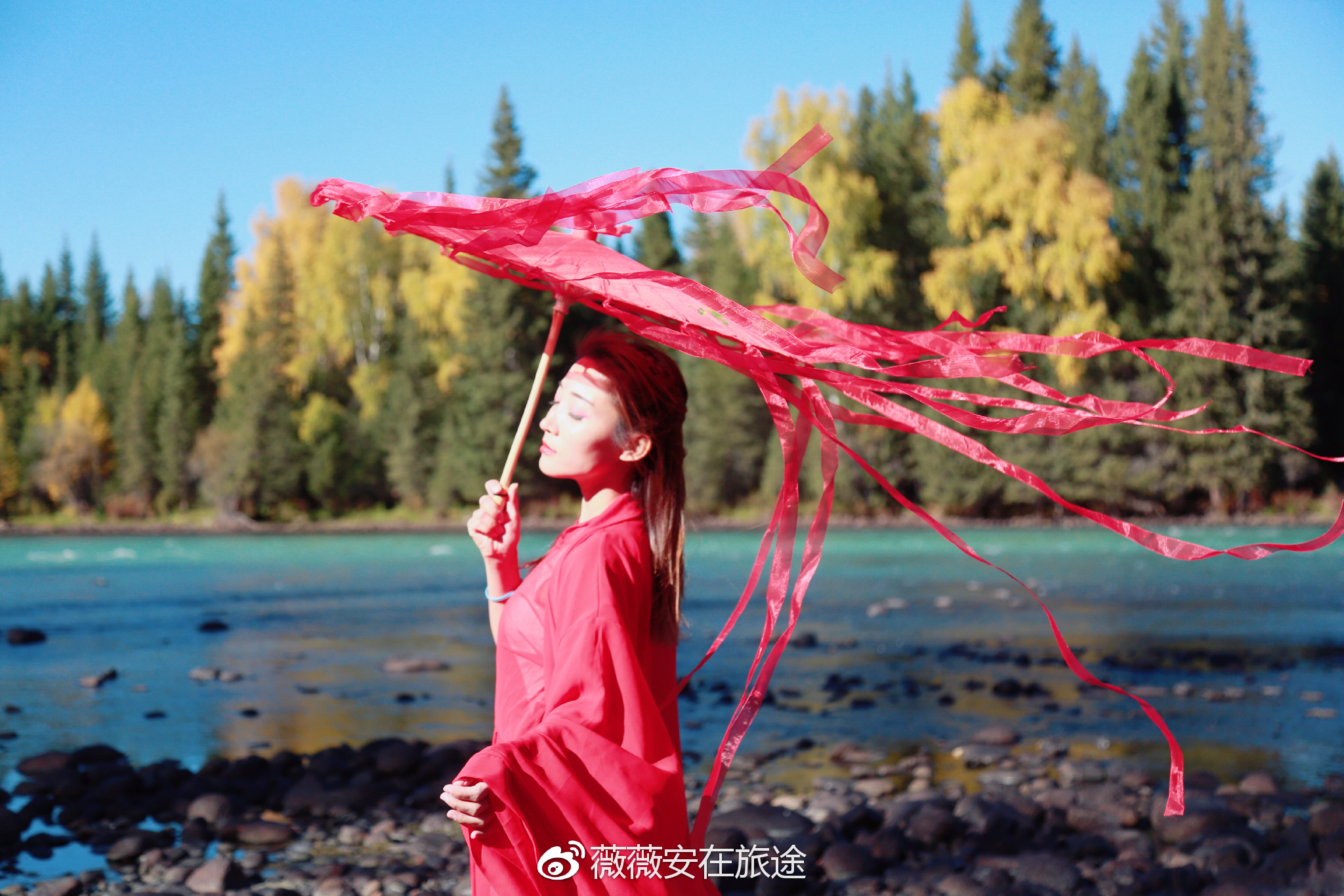 在喀納斯的秋色中尋找一個屬于自己的童話