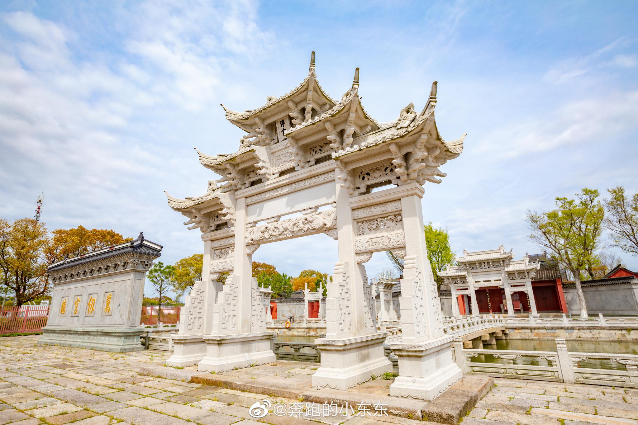 鹽官孔廟學宮，遵從左學右廟的規(guī)制