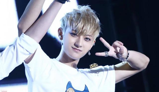 长得像女人的五位男星，鹿晗黄子韬不算啥，最后一位辣眼睛！