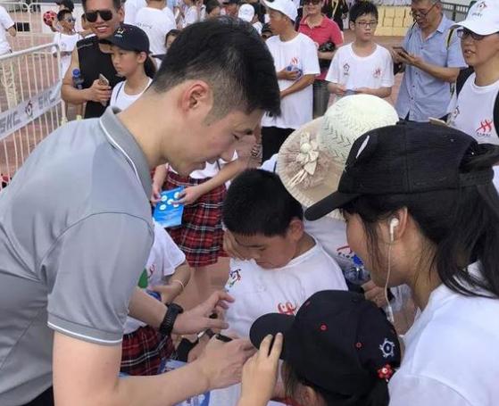 世界冠军王励勤现状：退役后仍然不离开体育，如今宣布新身份
