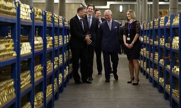 委内瑞拉在英国存了14吨黄金,现在想运回被拒