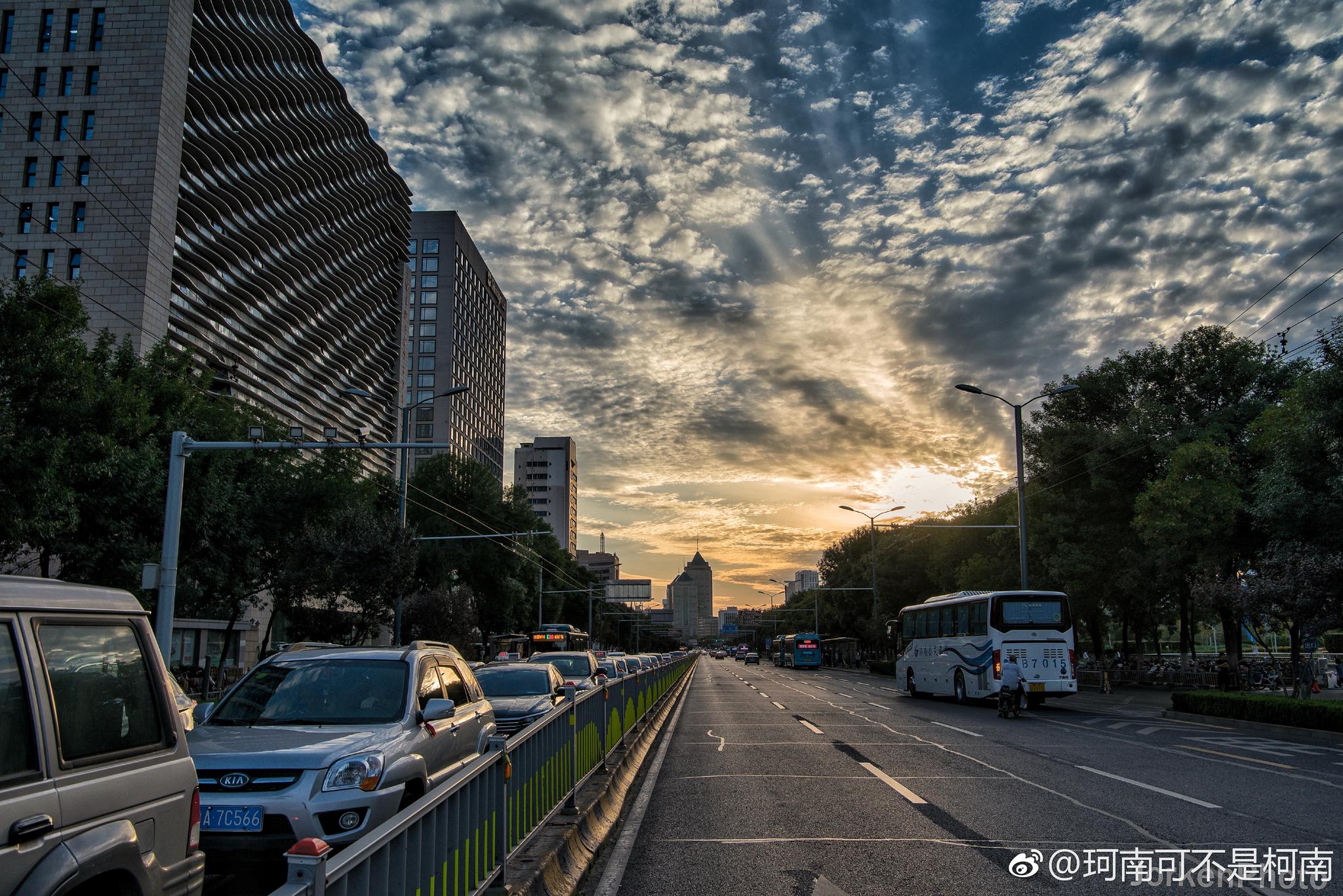 這兩天的濟南美得不像話，藍天被白云鋪滿