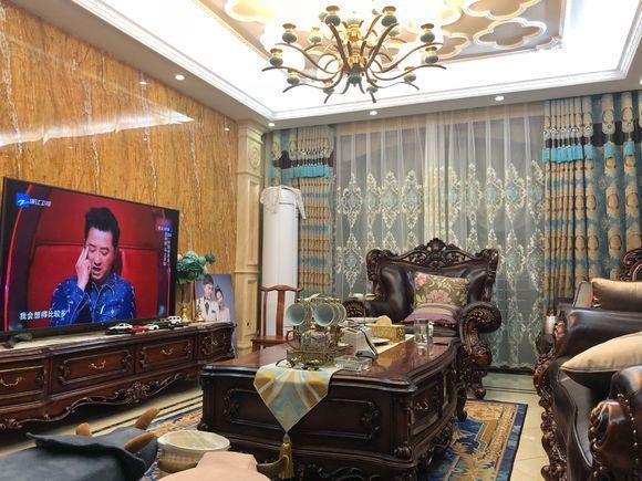 200平大别墅,家有老人装修复古宫廷风,富丽堂皇!80万花的太值