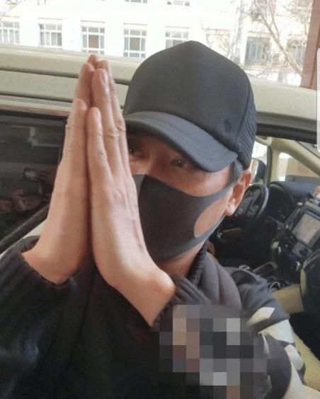 赵丽颖产后出院,冯绍峰全程用身体护送